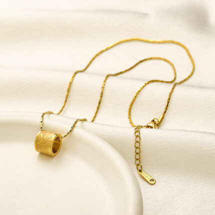 ZG3066 CHANEL Necklace with box