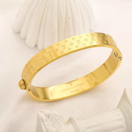 hKs010 LV Caritier bracelet